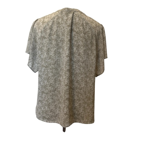 H&M Textured Women's Blouse - Picture 3 of 10